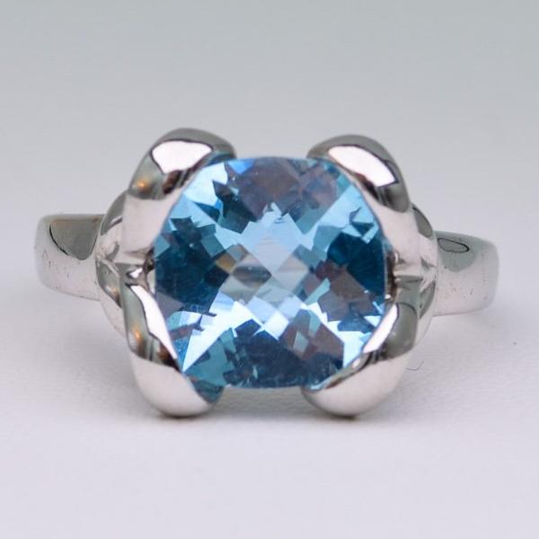 14K white gold, criss-cross cut cushion shaped Blue Topaz Ring