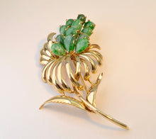 14K yellow gold brooch with 12 pear-shaped Jadeites