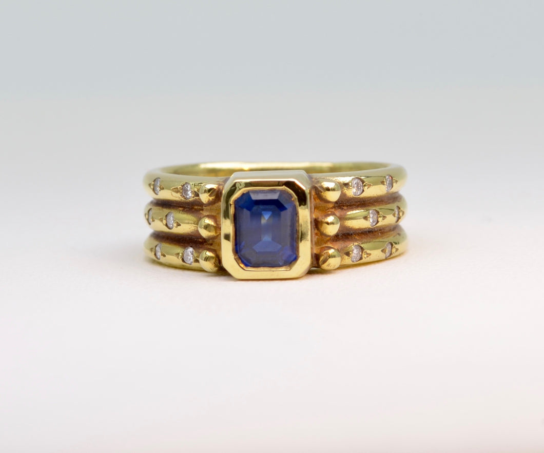 Sapphire Ring in 18K Gold with Pave Diamonds