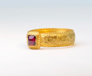 Hand-made Garnet Ring in Pure Gold