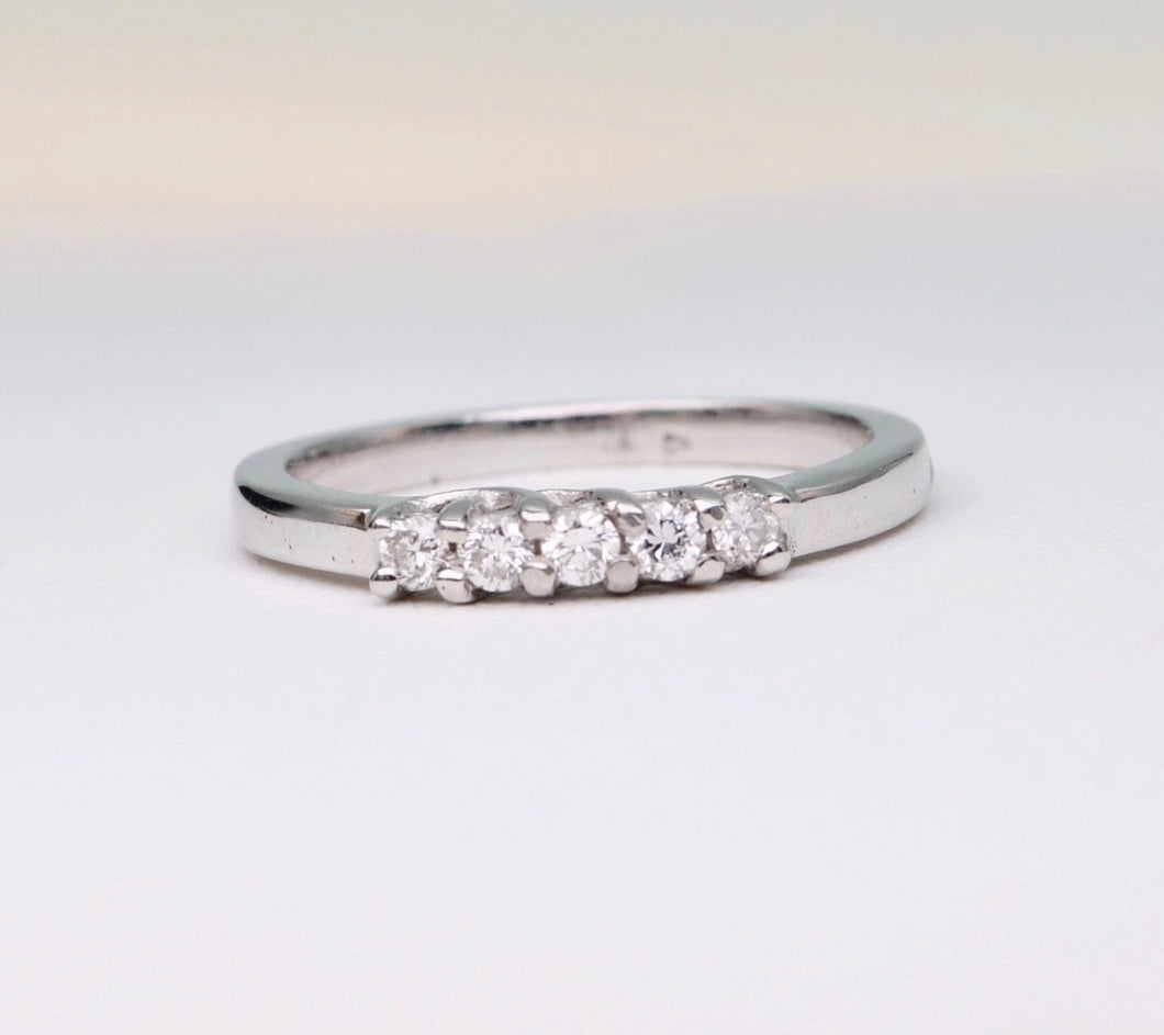 14K White gold band ring with 5 Diamonds
