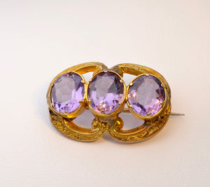 9K yellow gold English Antique brooch with oval Amethysts