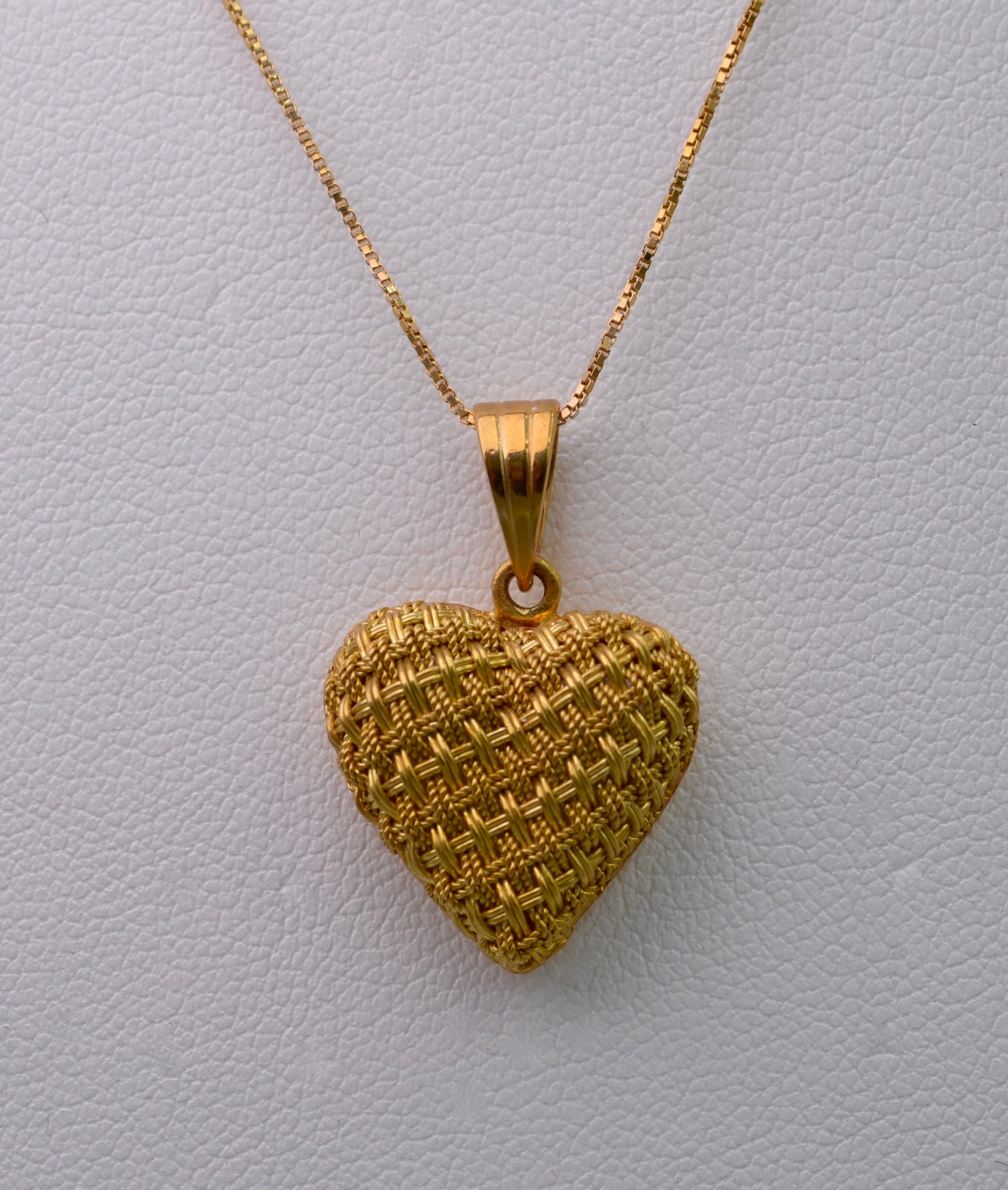 18K yellow gold woven Heart pendant, Italian design – Rose Garden